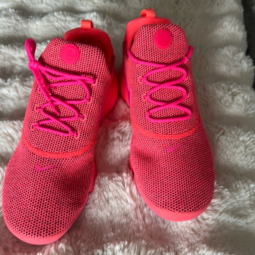 Nike Air Presto Flyknit Vibrant Pink Athletic Sneakers